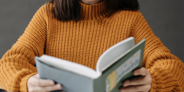 girl reading